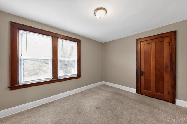 1059 Lockman Avenue, Cincinnati, OH 45238