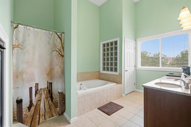 23 Governors Way D, Milford, MA 01757