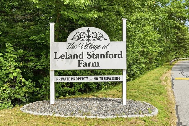 23 Governors Way D, Milford, MA 01757