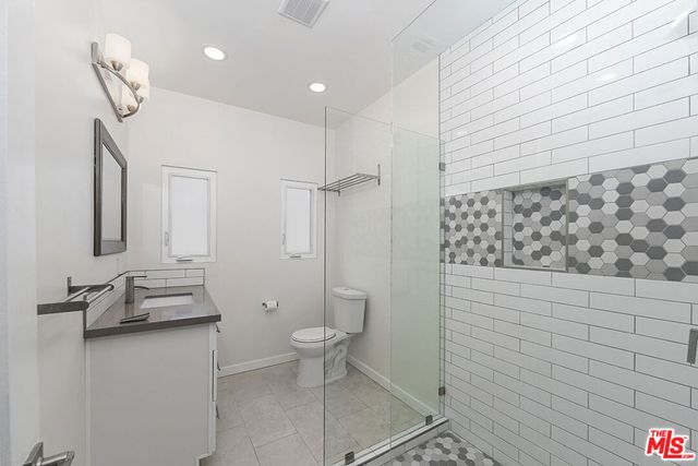 1150 S Tremaine Avenue, Los Angeles, CA 90019