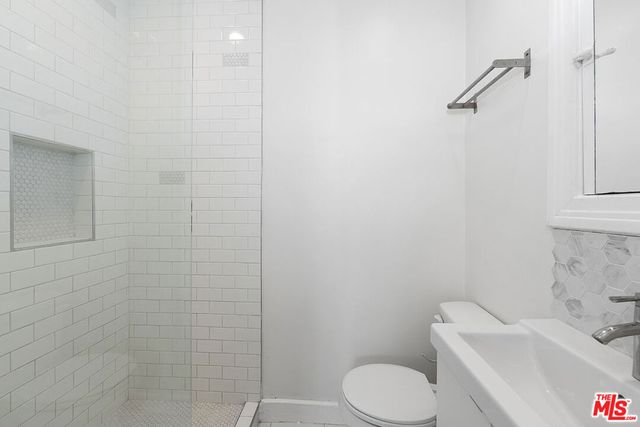 1150 S Tremaine Avenue, Los Angeles, CA 90019