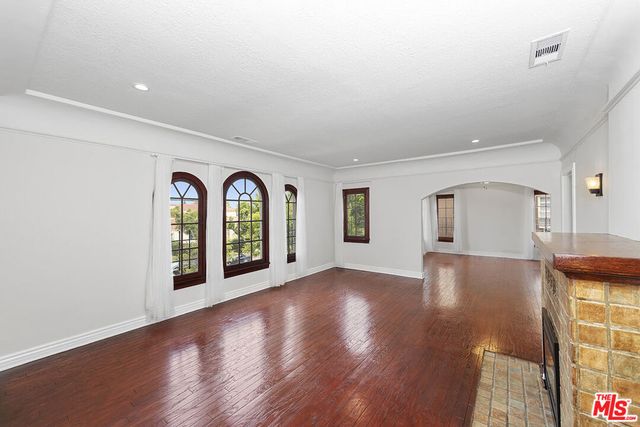 1150 S Tremaine Avenue, Los Angeles, CA 90019