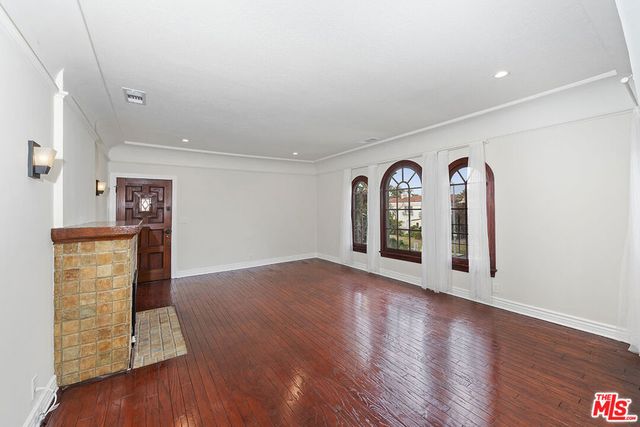 1150 S Tremaine Avenue, Los Angeles, CA 90019