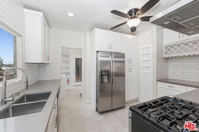 1150 S Tremaine Avenue, Los Angeles, CA 90019