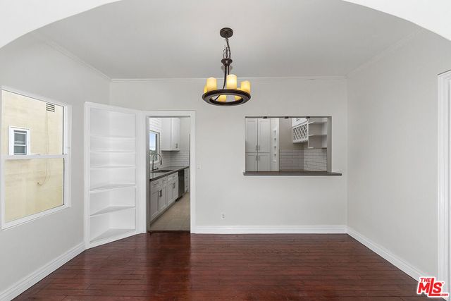1150 S Tremaine Avenue, Los Angeles, CA 90019