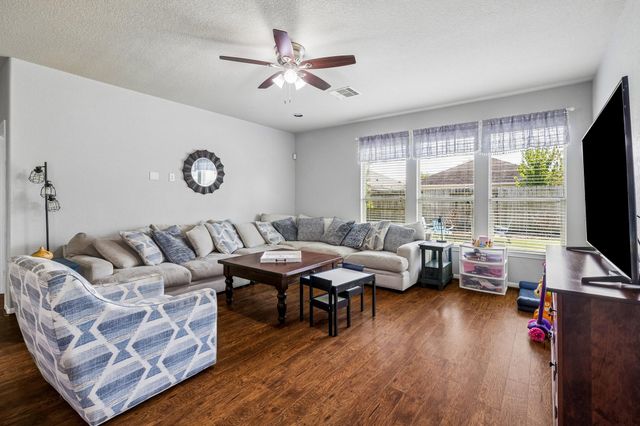 8715 Sunrise Canter Drive, Tomball, TX 77375