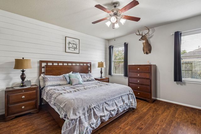 8715 Sunrise Canter Drive, Tomball, TX 77375