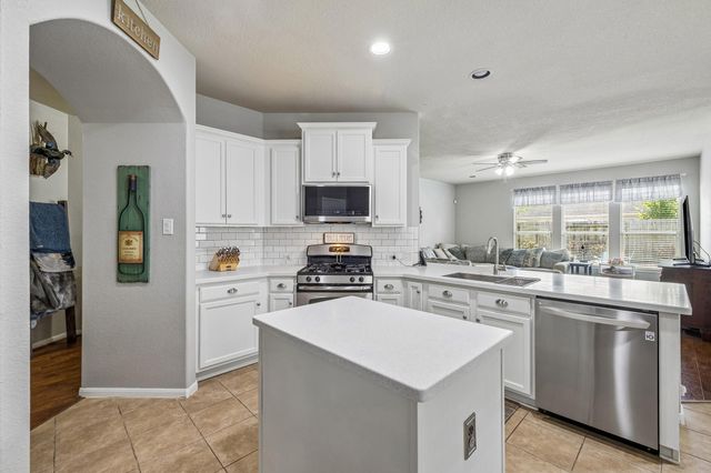 8715 Sunrise Canter Drive, Tomball, TX 77375