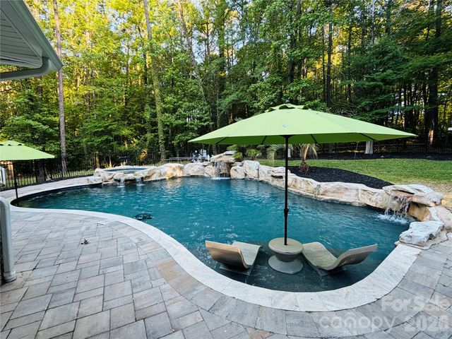 10200 Kerns Road, Huntersville, NC 28078
