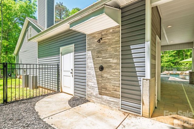 10200 Kerns Road, Huntersville, NC 28078