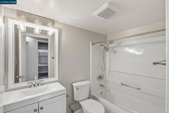 210 210 Reflections Dr 14, San Ramon, CA 94583