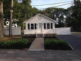21 Kingdom Court, Ronkonkoma, NY 11779
