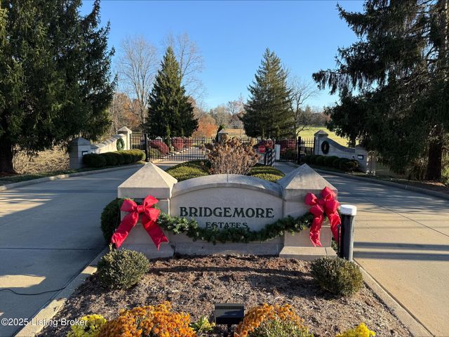 18425 Bridgemore Ln, Louisville, KY 40245