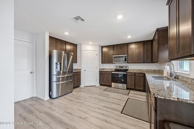 875 Corbin Circle SW, Palm Bay, FL 32908