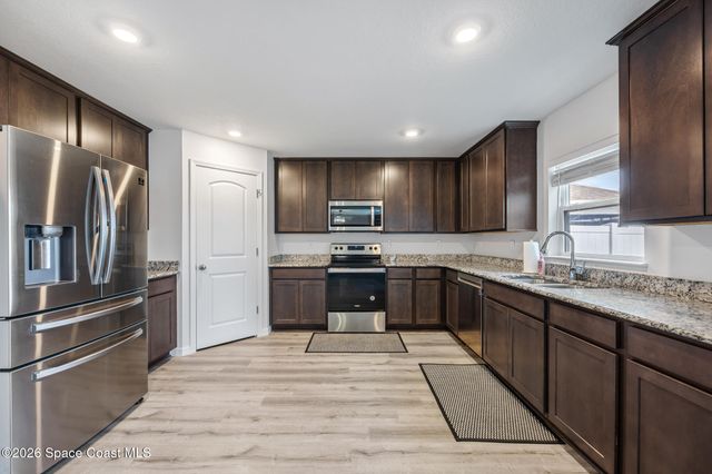 875 Corbin Circle SW, Palm Bay, FL 32908