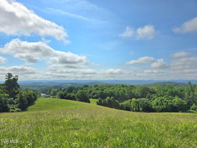 338 County Line Road, Harrogate, TN 37752