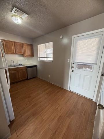 139 Elm DR 302, Lockhart, TX 78644