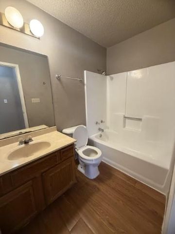139 Elm DR 302, Lockhart, TX 78644