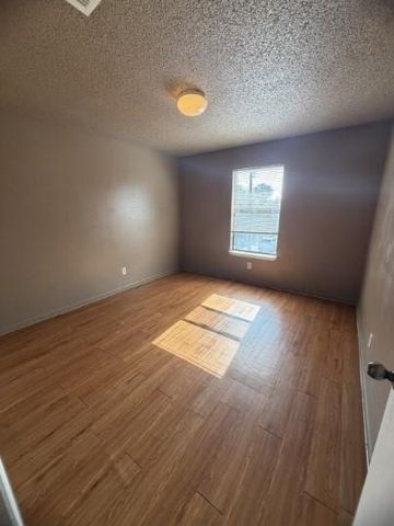 139 Elm DR 302, Lockhart, TX 78644