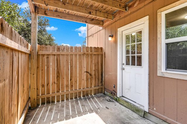 301 Algerita DR B, Georgetown, TX 78628