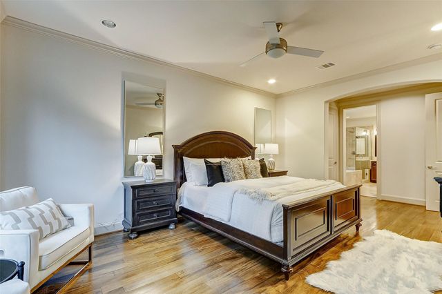 1955 Sheridan Street, Houston, TX 77030