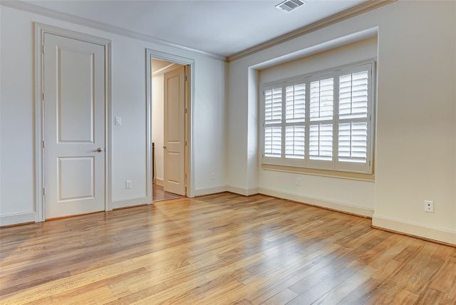 1955 Sheridan Street, Houston, TX 77030