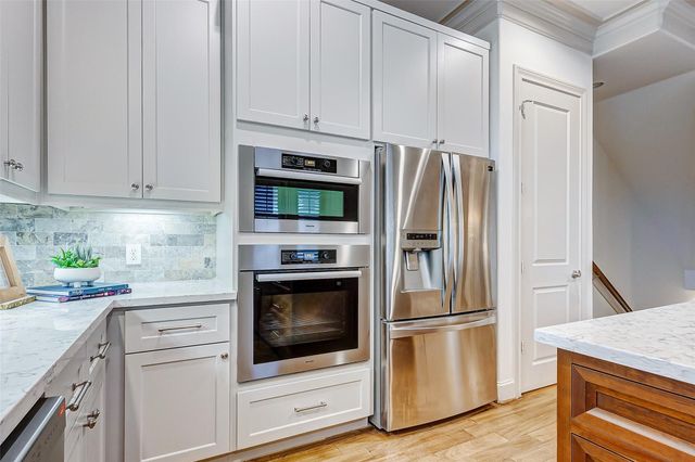 1955 Sheridan Street, Houston, TX 77030