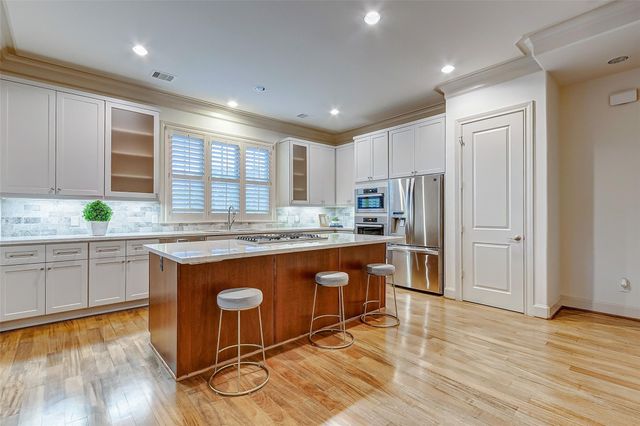 1955 Sheridan Street, Houston, TX 77030