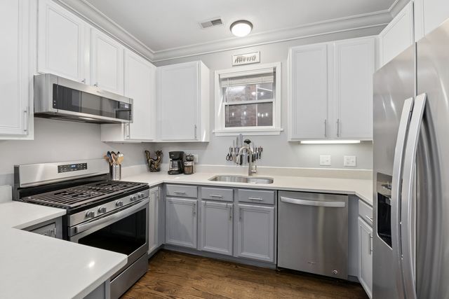 1311 W Fillmore Street 2, Chicago, IL 60607