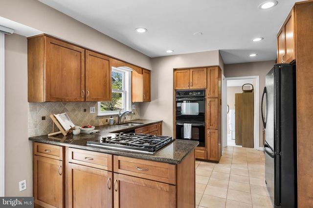 1003 ROUMFORT AVE, Cherry Hill, NJ 08034