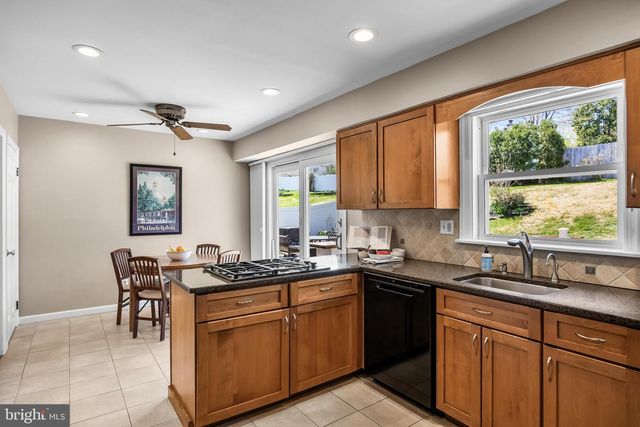 1003 ROUMFORT AVE, Cherry Hill, NJ 08034