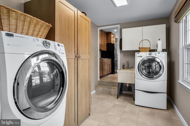 1003 ROUMFORT AVE, Cherry Hill, NJ 08034