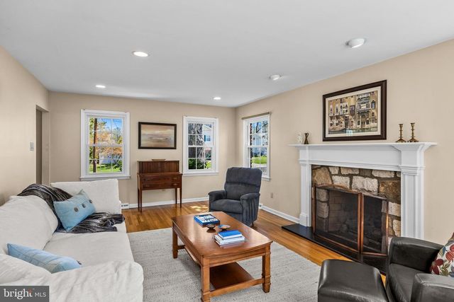 1003 ROUMFORT AVE, Cherry Hill, NJ 08034