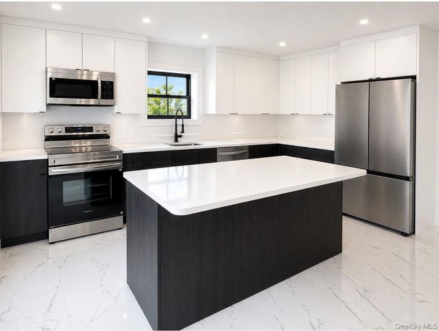 39 Pinetop Drive, Shirley, NY 11967