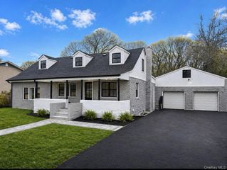 39 Pinetop Drive, Shirley, NY 11967