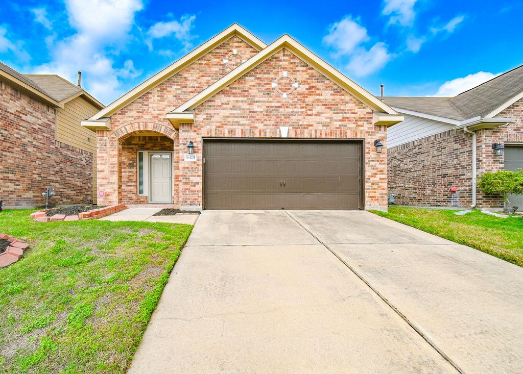 9415 Savannah Holly Drive, Houston, TX 77075