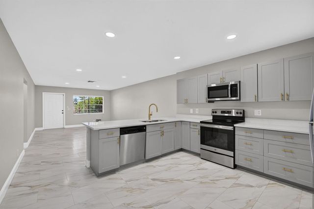 4873 Arthur Street, Palm Beach Gardens, FL 33418