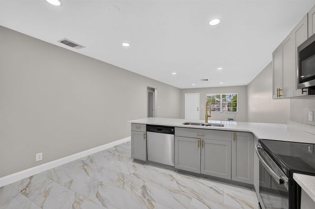 4873 Arthur Street, Palm Beach Gardens, FL 33418