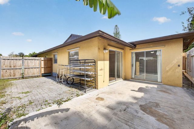 4873 Arthur Street, Palm Beach Gardens, FL 33418
