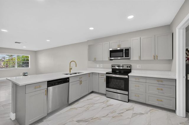 4873 Arthur Street, Palm Beach Gardens, FL 33418