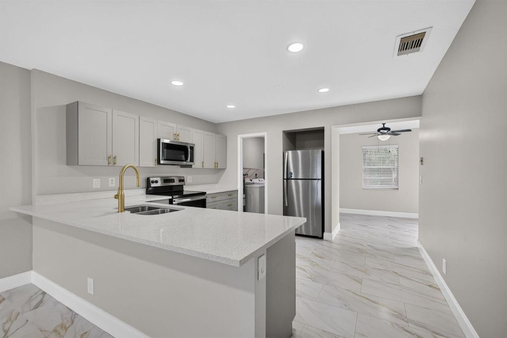 4873 Arthur Street, Palm Beach Gardens, FL 33418