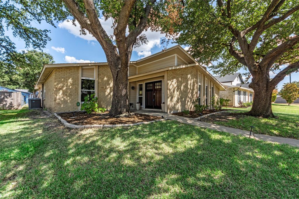 2017 Jennifer Court, Carrollton, TX 75007