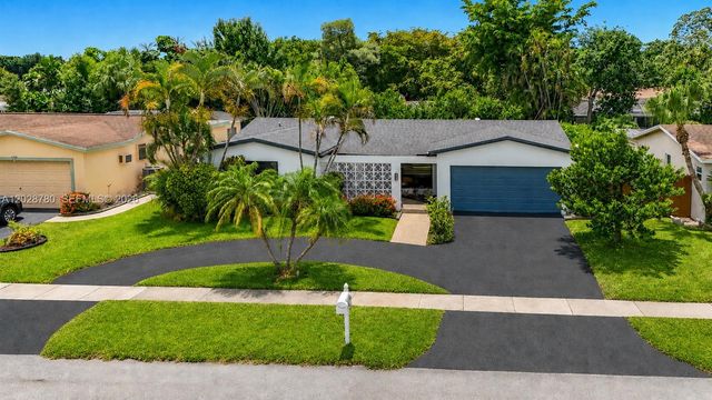 10460 NW 4th St, Plantation, FL 33324