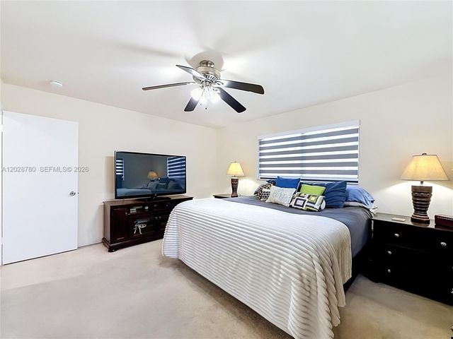 10460 NW 4th St, Plantation, FL 33324