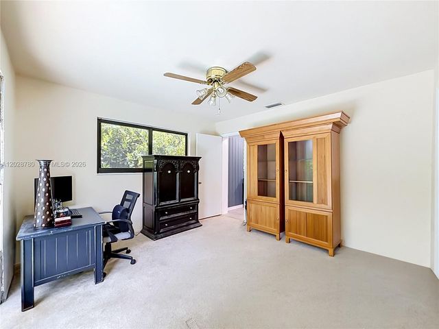 10460 NW 4th St, Plantation, FL 33324