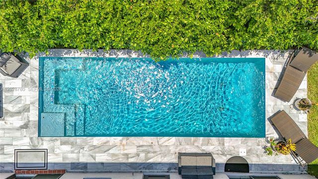 10460 NW 4th St, Plantation, FL 33324