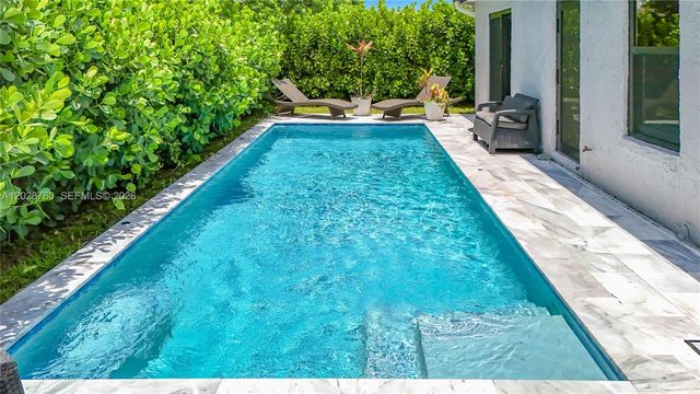 10460 NW 4th St, Plantation, FL 33324
