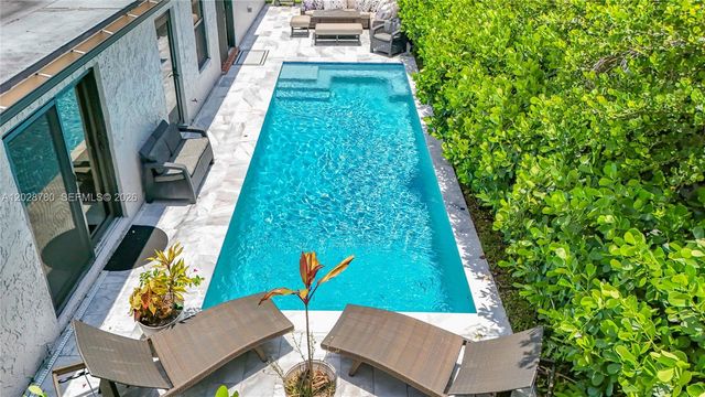 10460 NW 4th St, Plantation, FL 33324