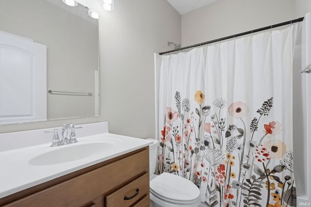 9867 Monte Way, Newburgh, IN 47630