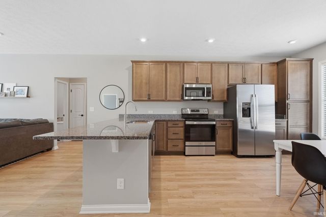 9867 Monte Way, Newburgh, IN 47630